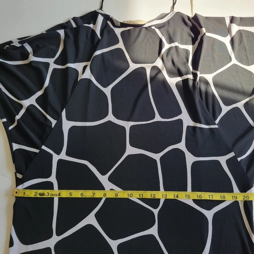 Michael Kors Animal Print Midi Dress. - Picture 6 of 8